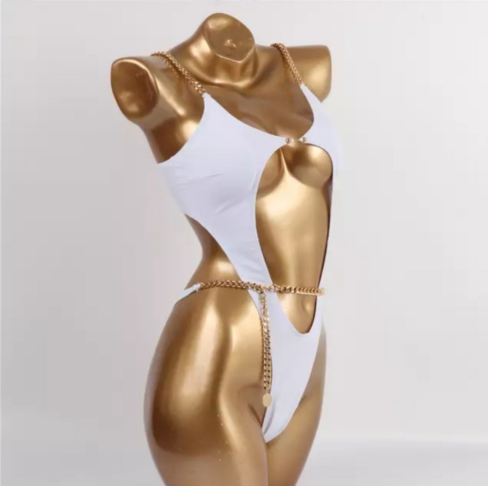 The baddie in white swimming suit